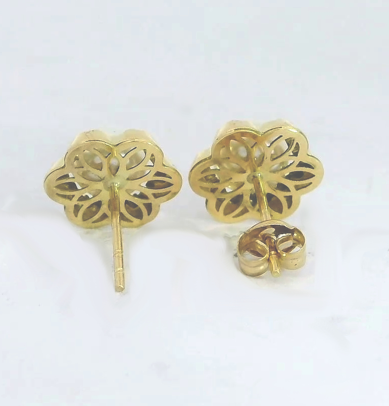 PENDIENTE ORLA FLOR GALLON PERLA 6-6.5MM PRESION