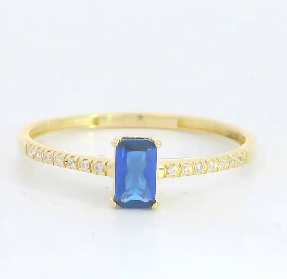 SORTIJA RECTANGULAR 5x3MM NANO ZAFIRO Y CIRCONITAS.9 KILATES