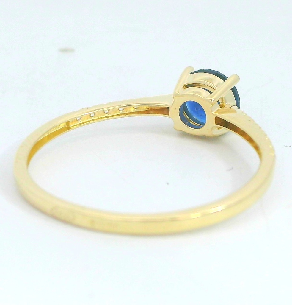 SORTIJA  NANO ZAFIRO DE 5MM Y  CIRCONITAS. 9KILATES