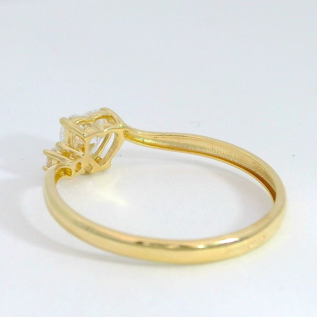 SORTIJA 2 GARRAS CIRCONITA CORAZON Y REDONDO. 6MM.9 KILATES