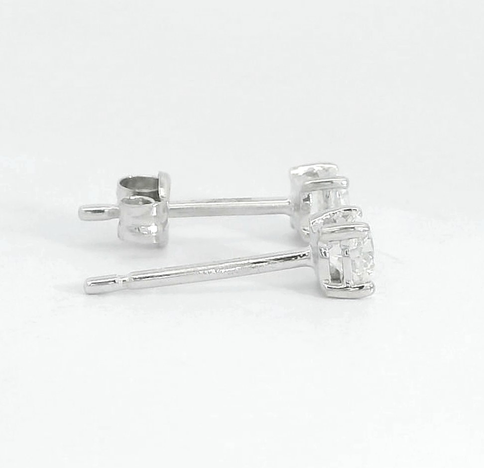 PENDIENTES GARRA FUNDICION  5MM.BRILLANTES H-SI 1. 0.50 CT TW.