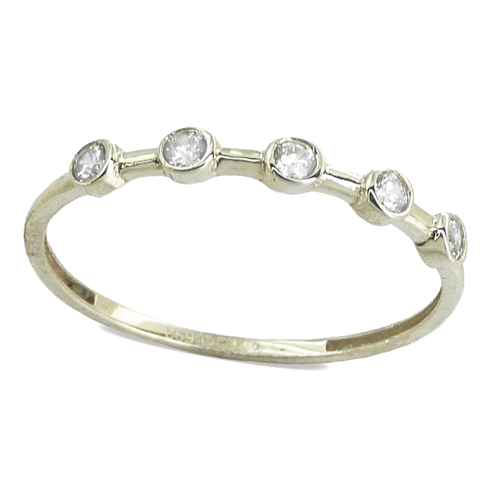 WHITE GOLD RING WITH CZ.