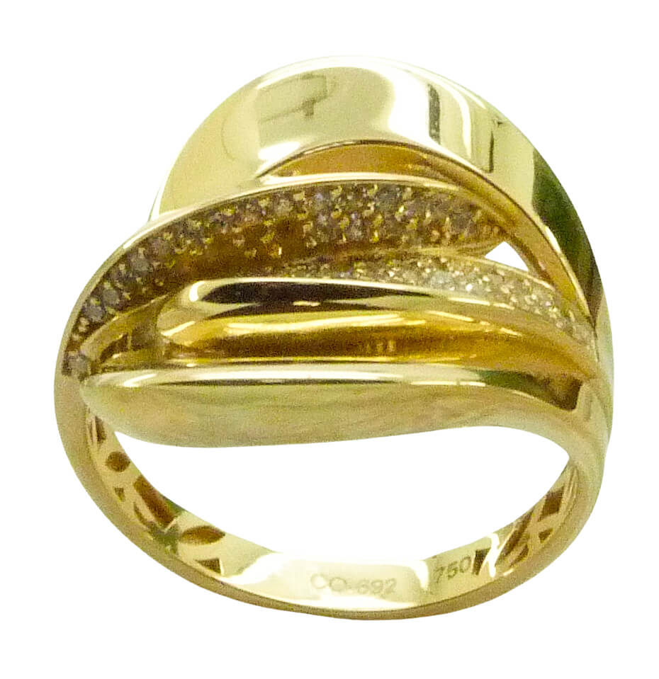 GOLD RING WITH CZ.