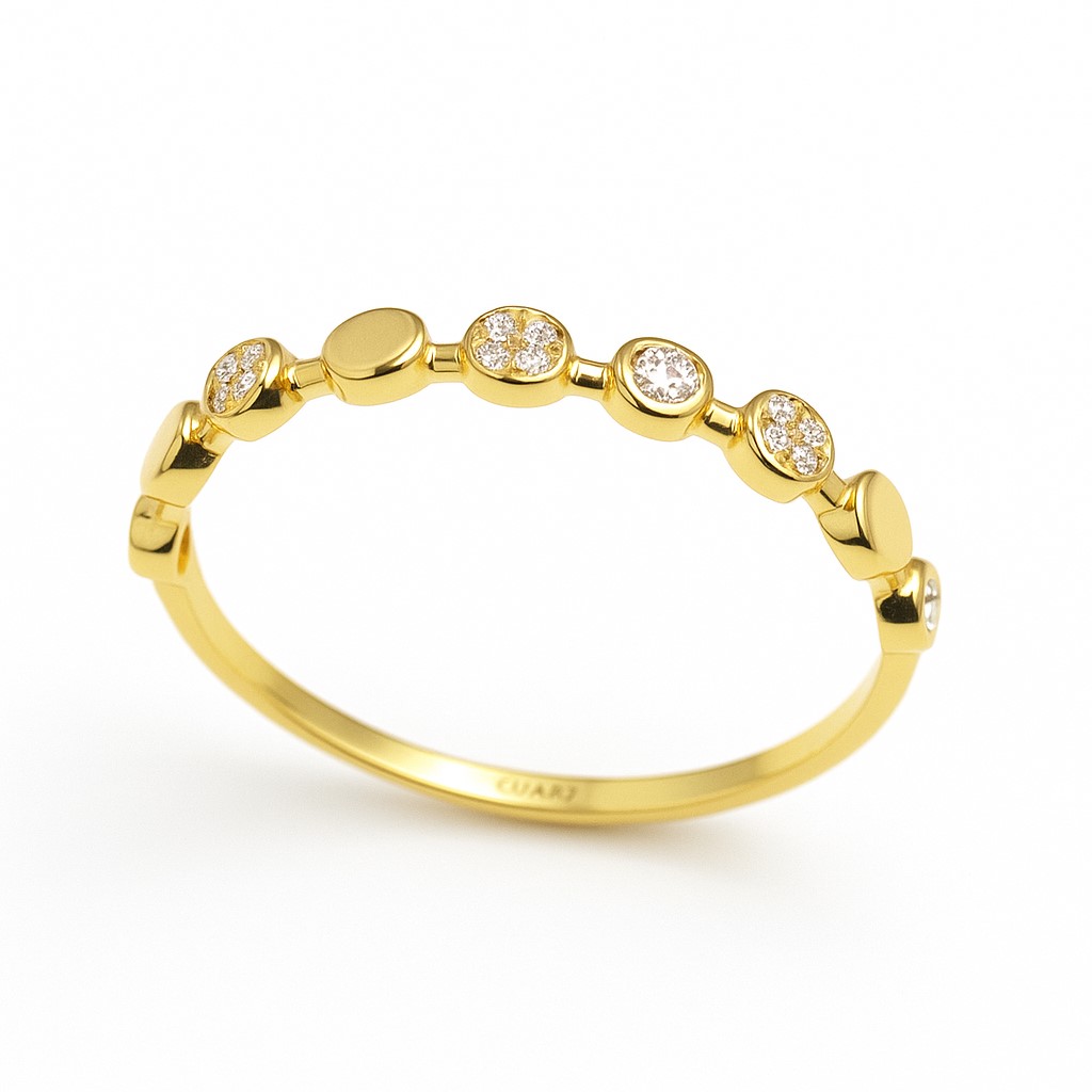 GOLD AND CZ RING.