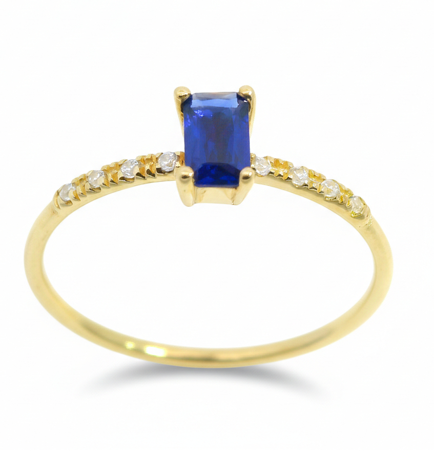 SORTIJA NANO ZAFIRO RECTANGULAR DE 5x3MM Y CIRCONITAS.9 KILATES