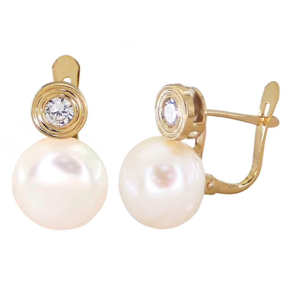 10MM BUTTON PEARL LEVERBACK EARRINGS.