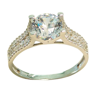 WHITE GOLD RING WITH CZ.
