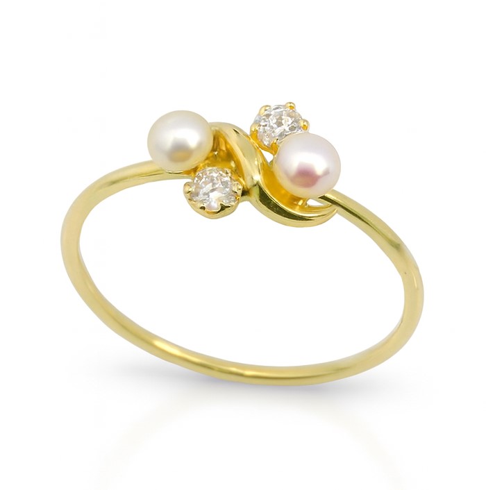TWO PEARLS AND CZ FIRST HOLY COMMUNION RING.