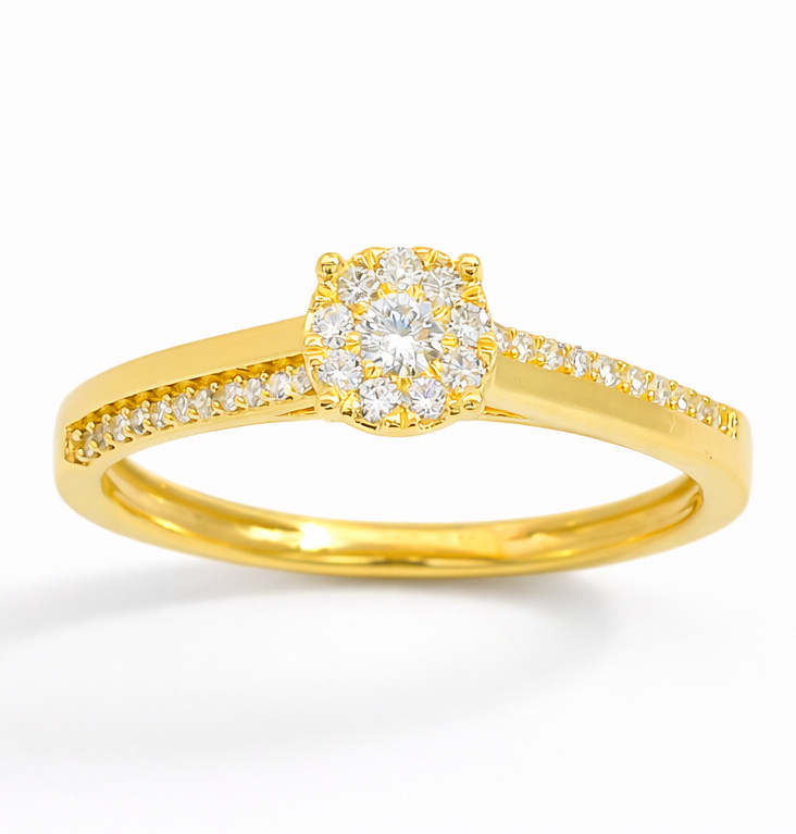 PRINCESS CUT DIAMOND RING.QUALITY SI.COLOR H.0.15 CT TW