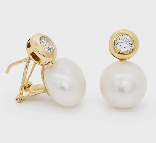 [1703] PENDIENTES CHATON 4MM Y PERLA 12MM.OMEGA Perla Cultivada